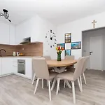 Erholung Free Garage Space شقة ماكارسكا