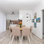 Erholung Free Garage Space Lägenhet Makarska