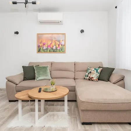 Erholung Free Garage Space * Makarska